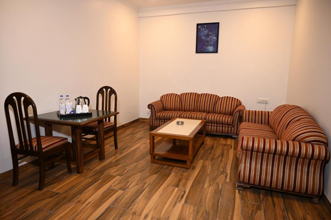 Hotel Lawrence Amritsar Zewnętrze zdjęcie