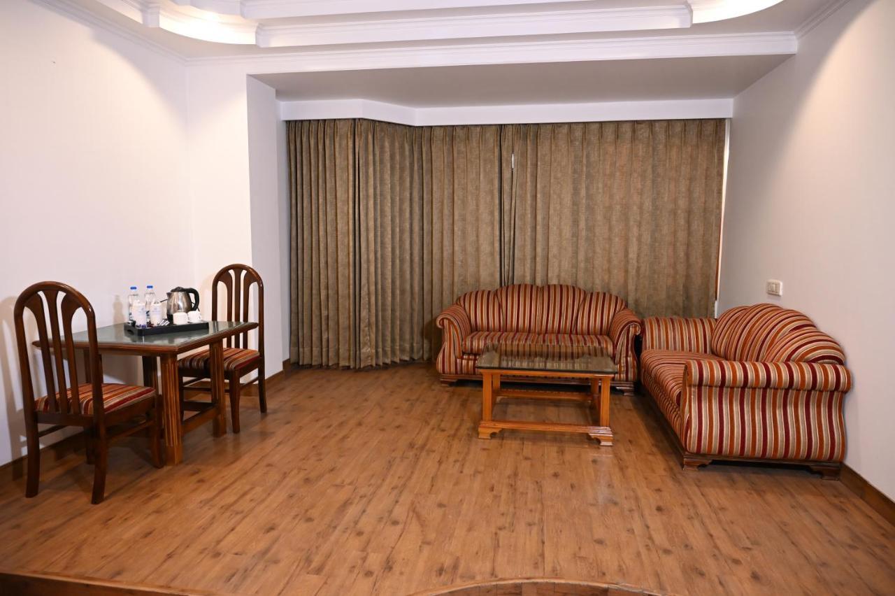 Hotel Lawrence Amritsar Zewnętrze zdjęcie